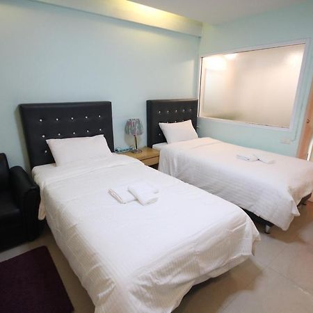 J.Residence Samut Prakan Exterior photo