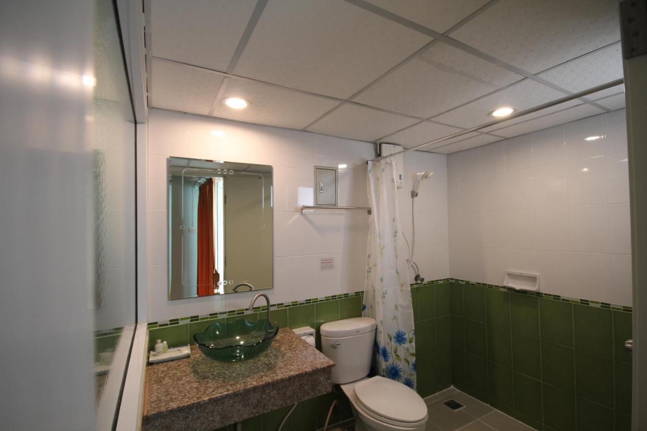 J.Residence Samut Prakan Exterior photo