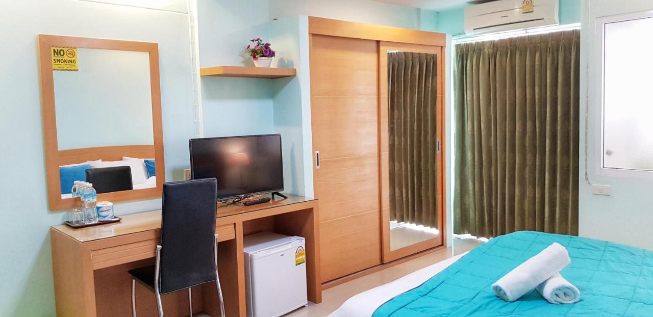 J.Residence Samut Prakan Exterior photo