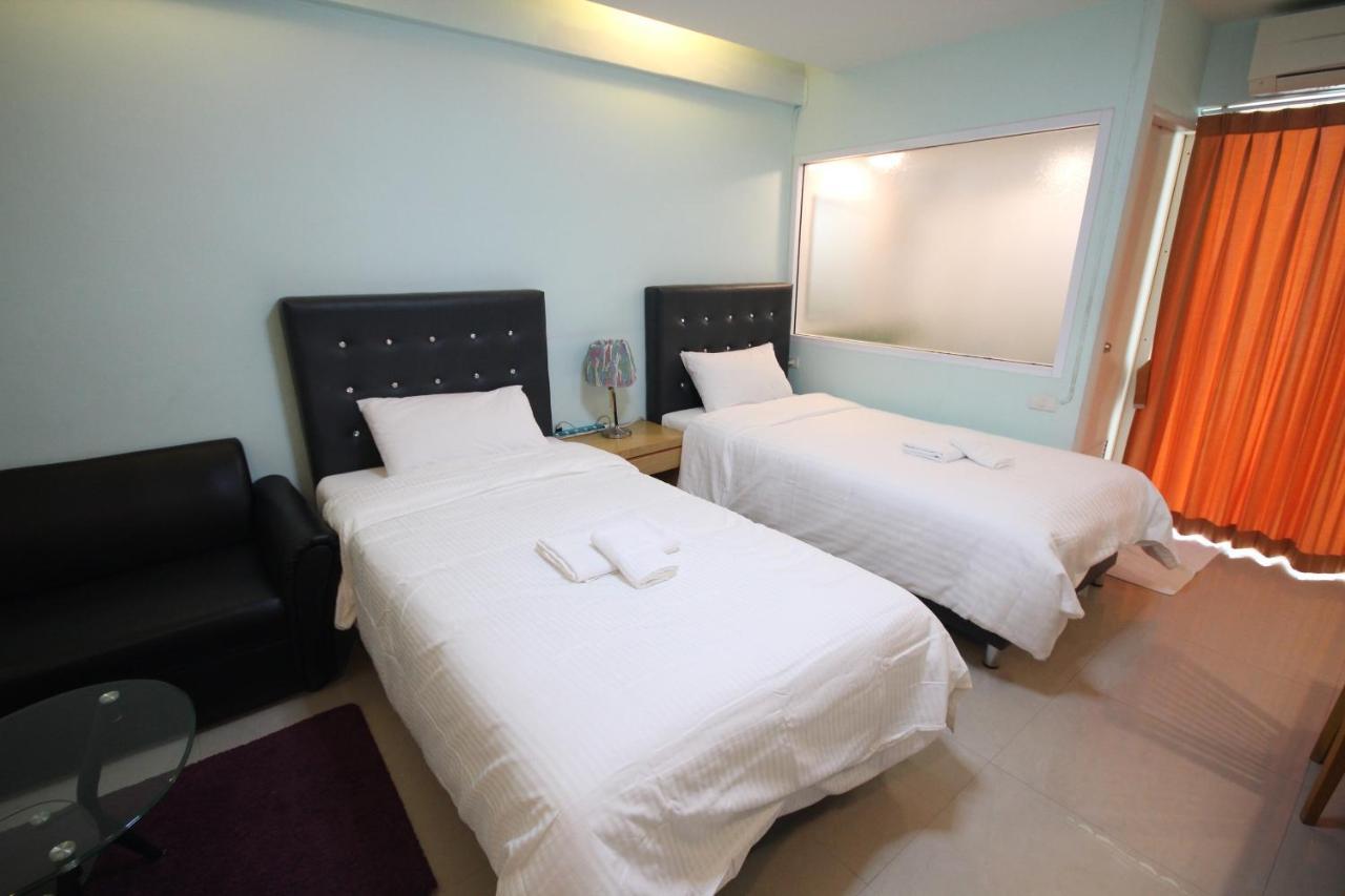 J.Residence Samut Prakan Exterior photo